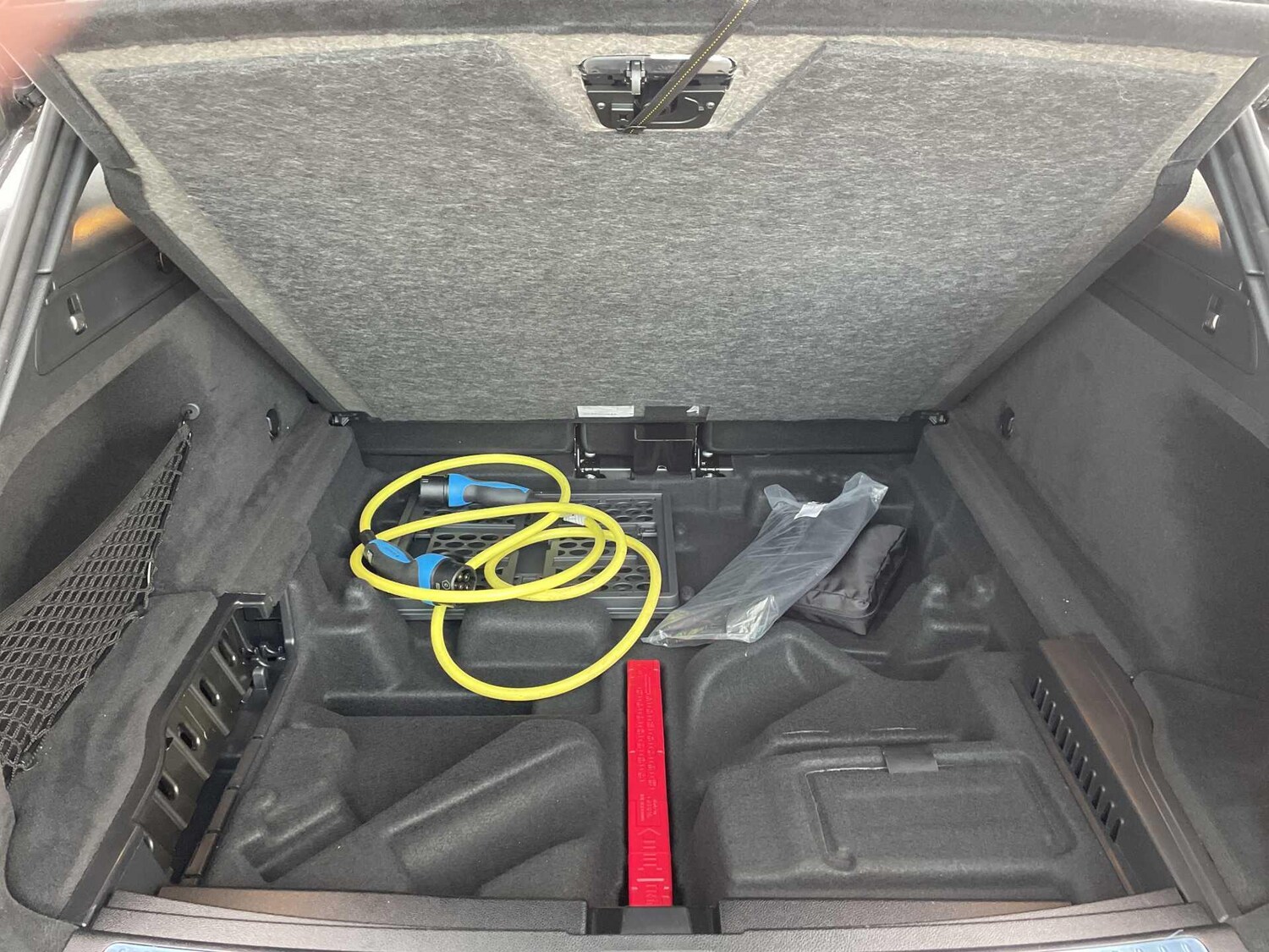 Used Mercedes-Benz EQC 2023 for sale - 77599888: Photo 11