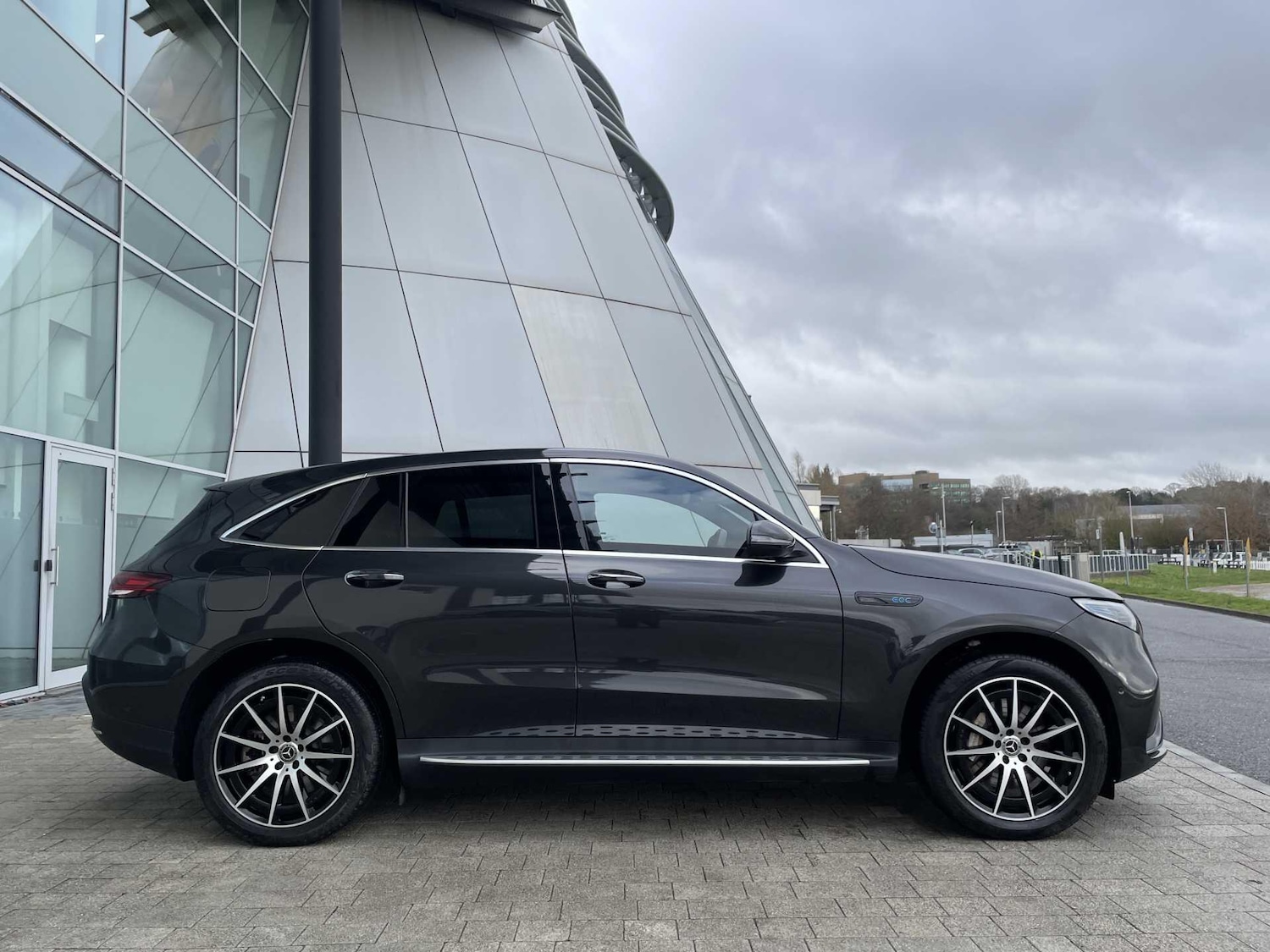 Used Mercedes-Benz EQC 2023 for sale - 77599888: Photo 2