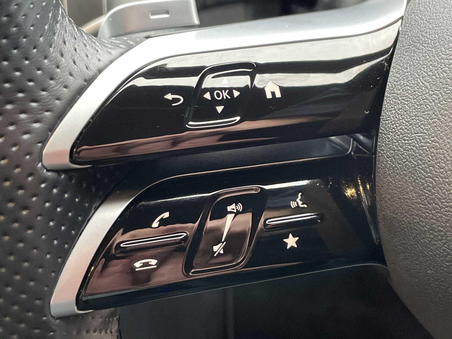 Used Mercedes-Benz GLC 2025 for sale - 77599904: Photo 18