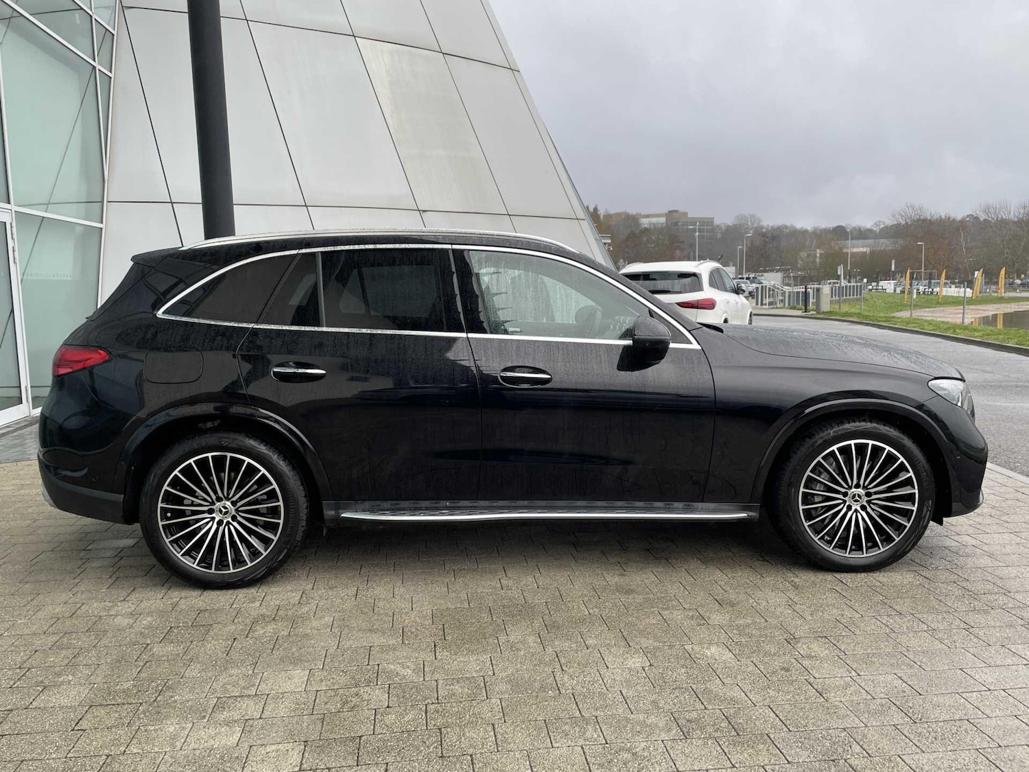 Used Mercedes-Benz GLC 2025 for sale - 77599904: Photo 2