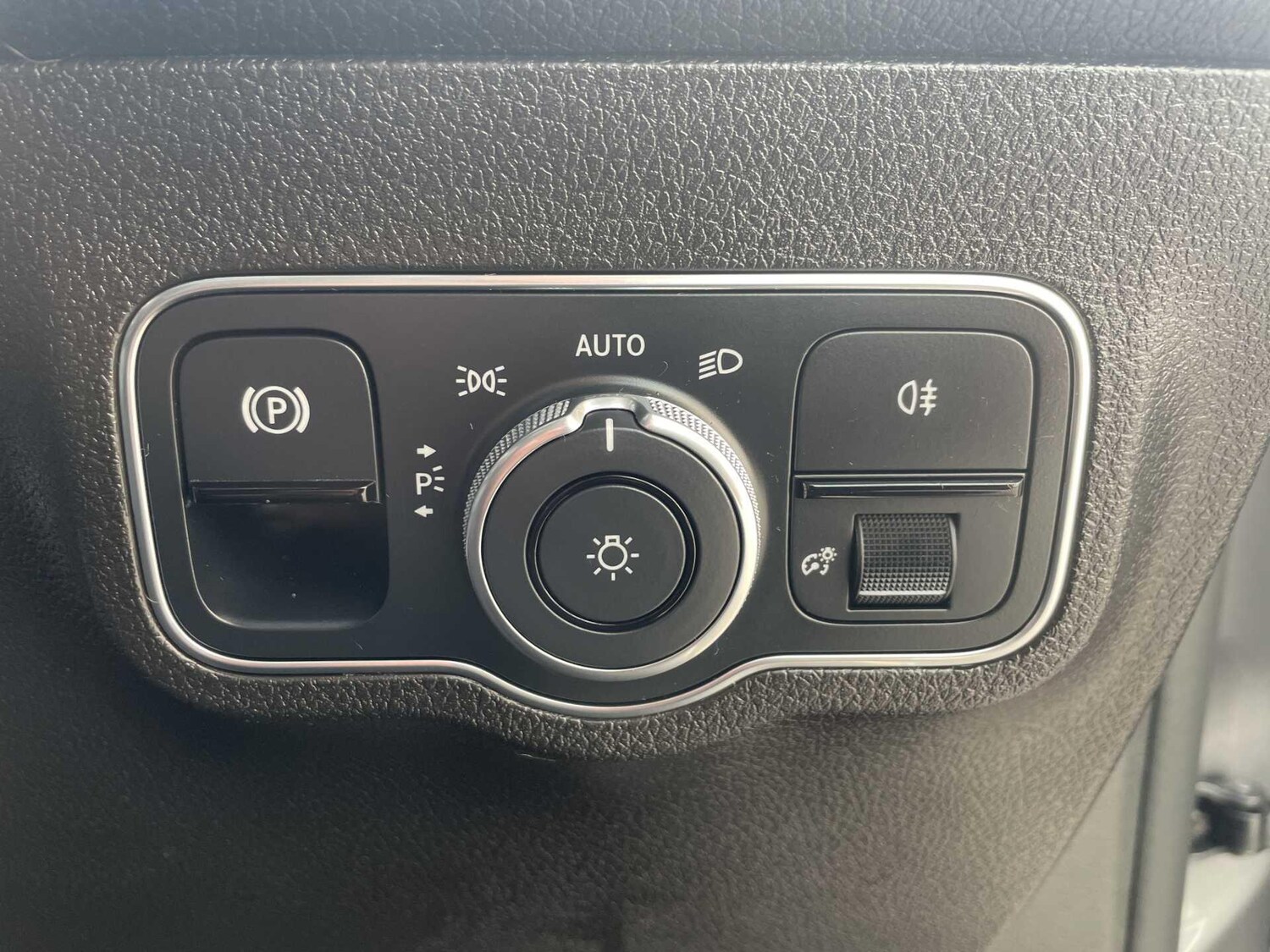 Used Mercedes-Benz EQB 2022 for sale - 77599871: Photo 17