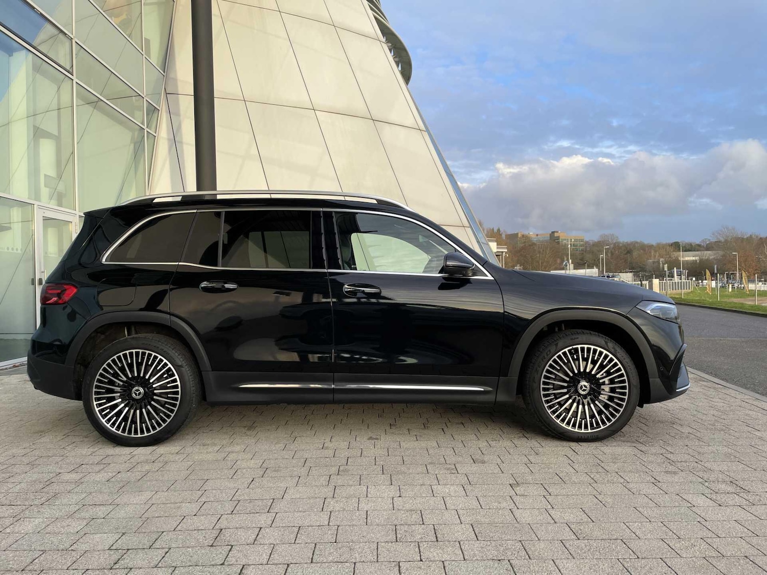 Used Mercedes-Benz EQB 2025 for sale - 77599878: Photo 2