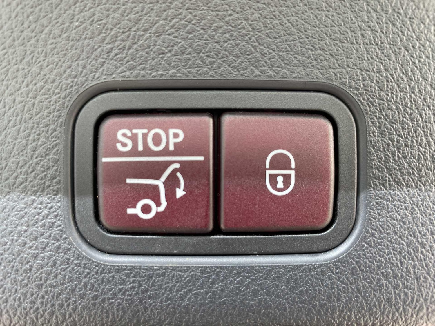 Used Mercedes-Benz GLC 2023 for sale - 78058338: Photo 11