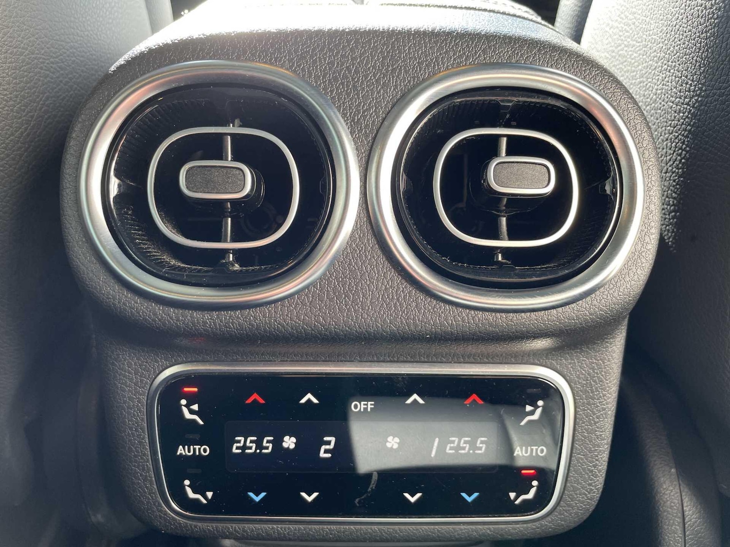 Used Mercedes-Benz GLC 2023 for sale - 78058338: Photo 13