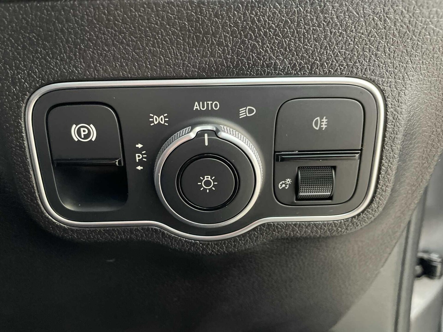 Used Mercedes-Benz GLB 2025 for sale - 77599912: Photo 15