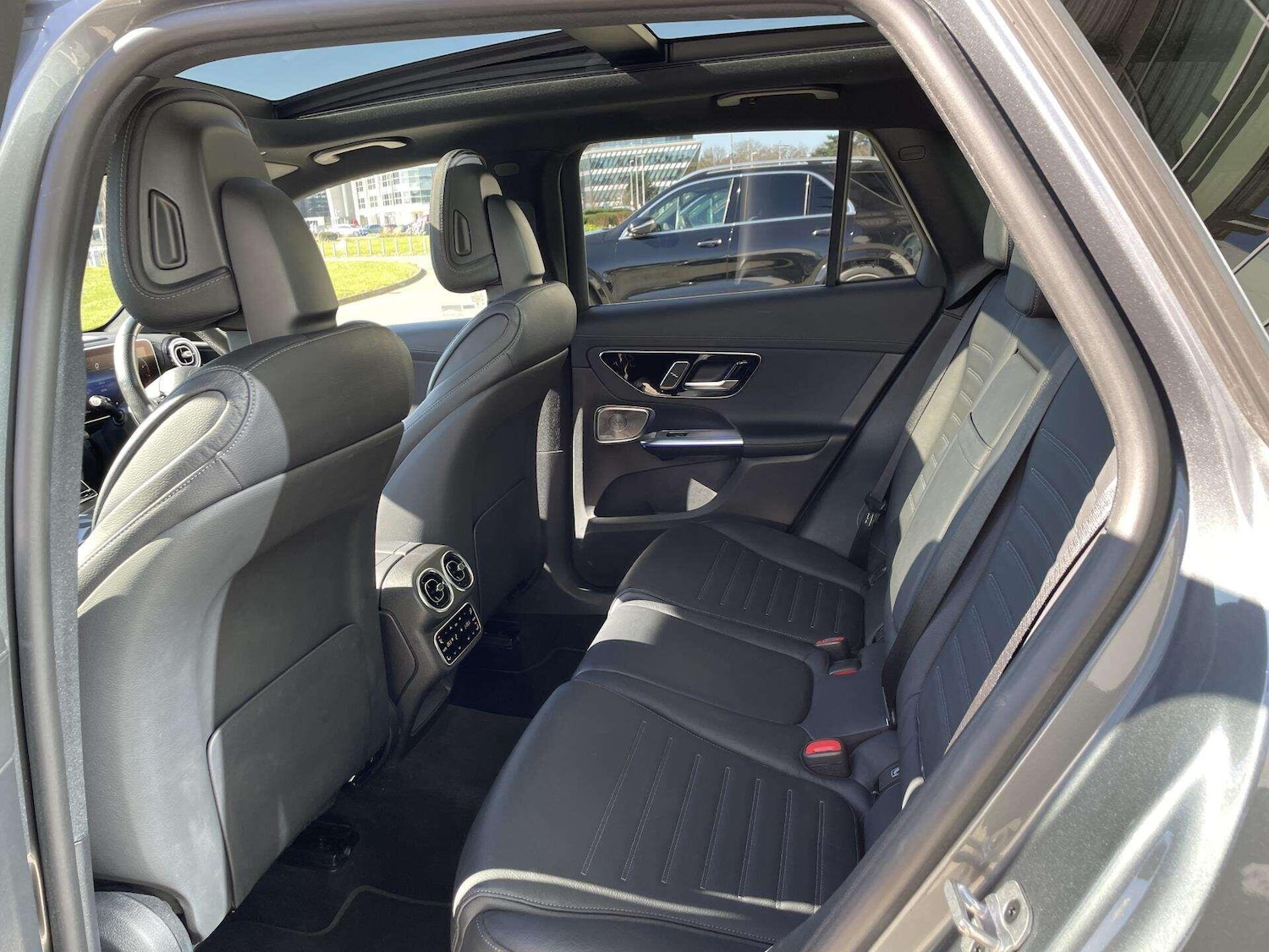 Used Mercedes-Benz GLC 2023 for sale - 77939422: Photo 33