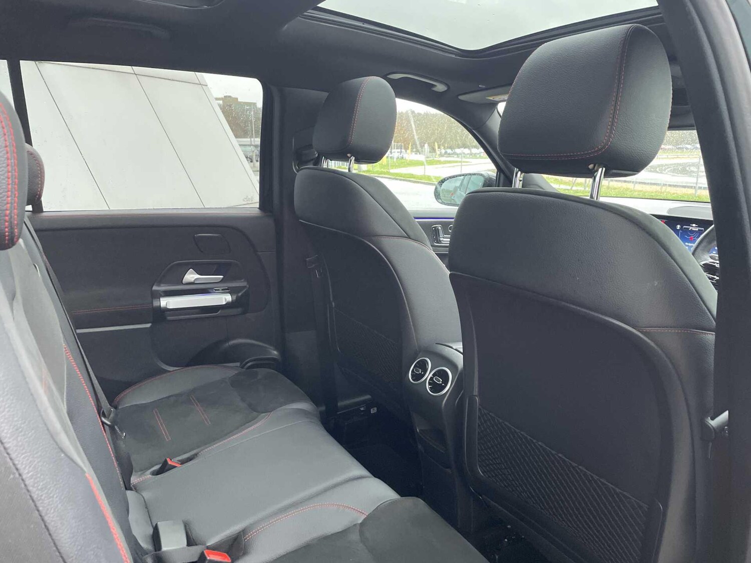 Used Mercedes-Benz GLB 2025 for sale - 77599920: Photo 32