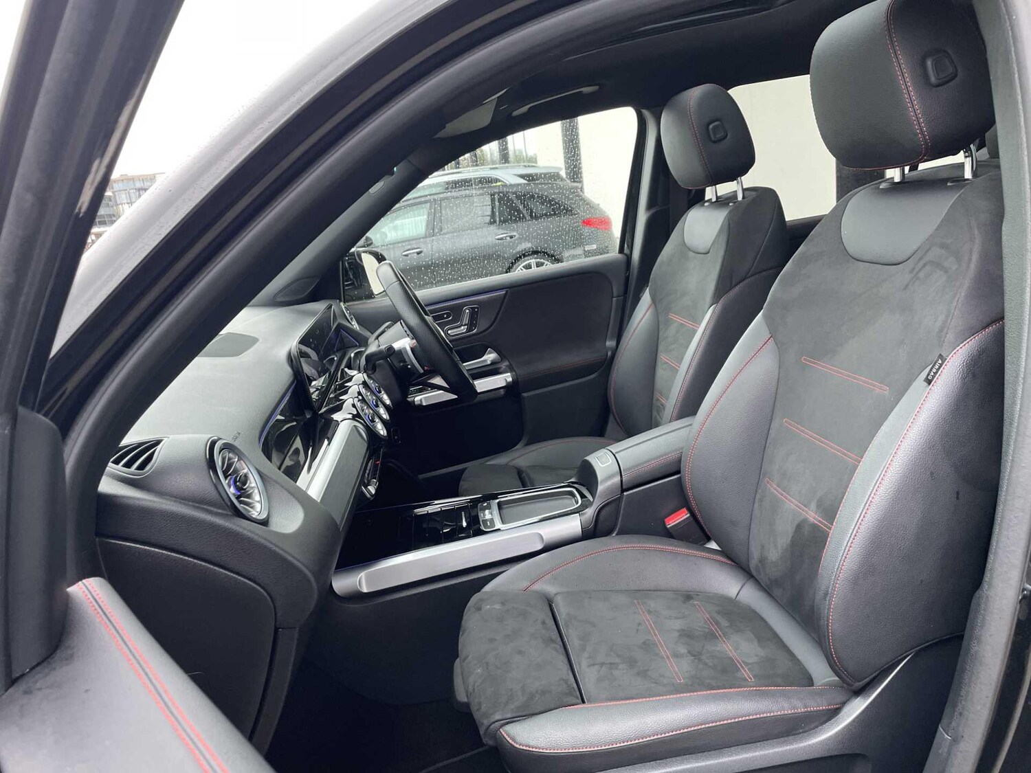 Used Mercedes-Benz GLB 2025 for sale - 77599920: Photo 33