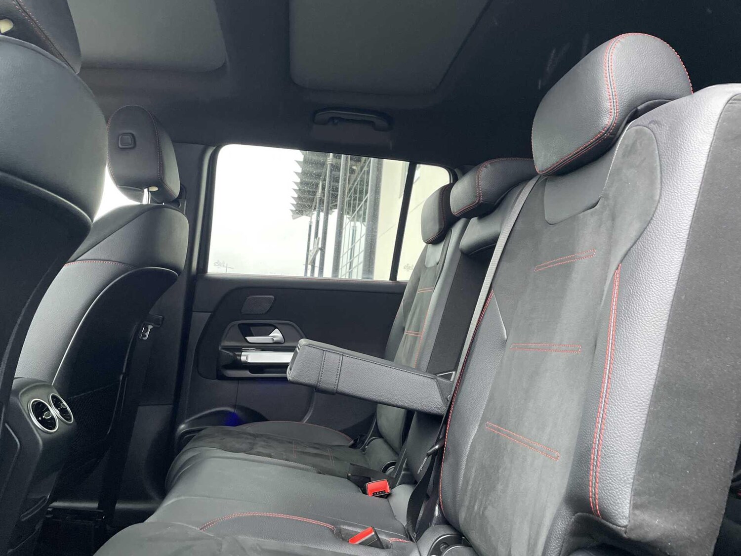 Used Mercedes-Benz GLB 2025 for sale - 77599920: Photo 8