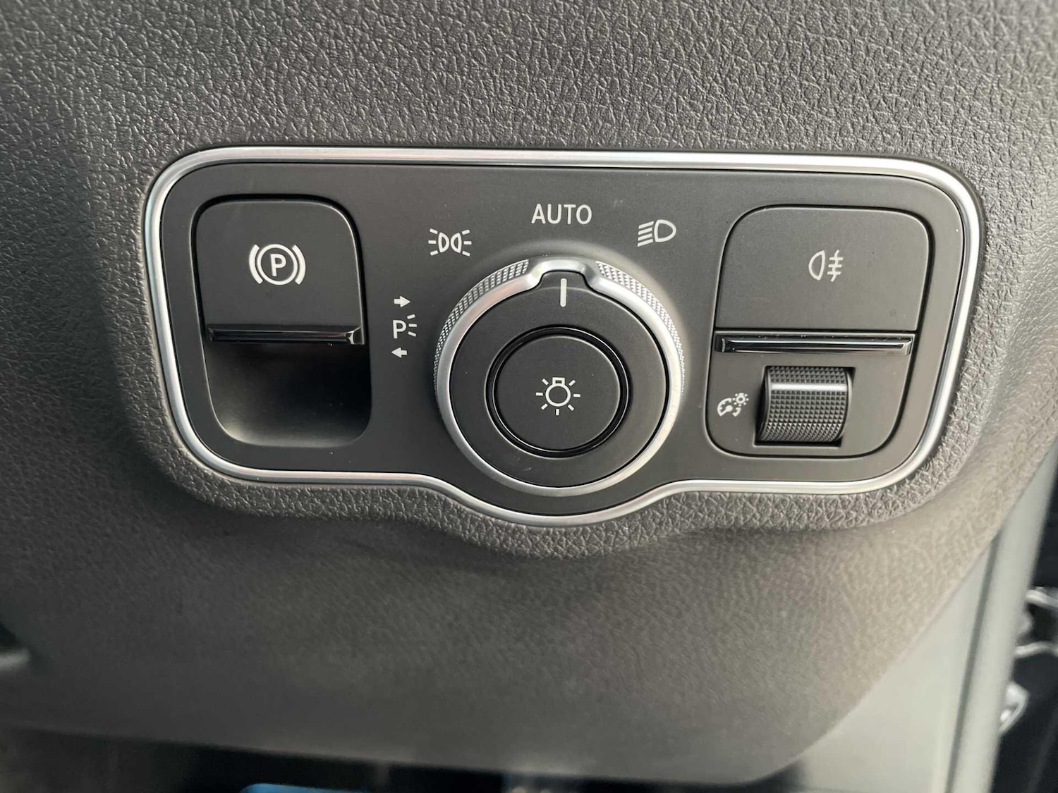 Used Mercedes-Benz EQB 2025 for sale - 77957069: Photo 18