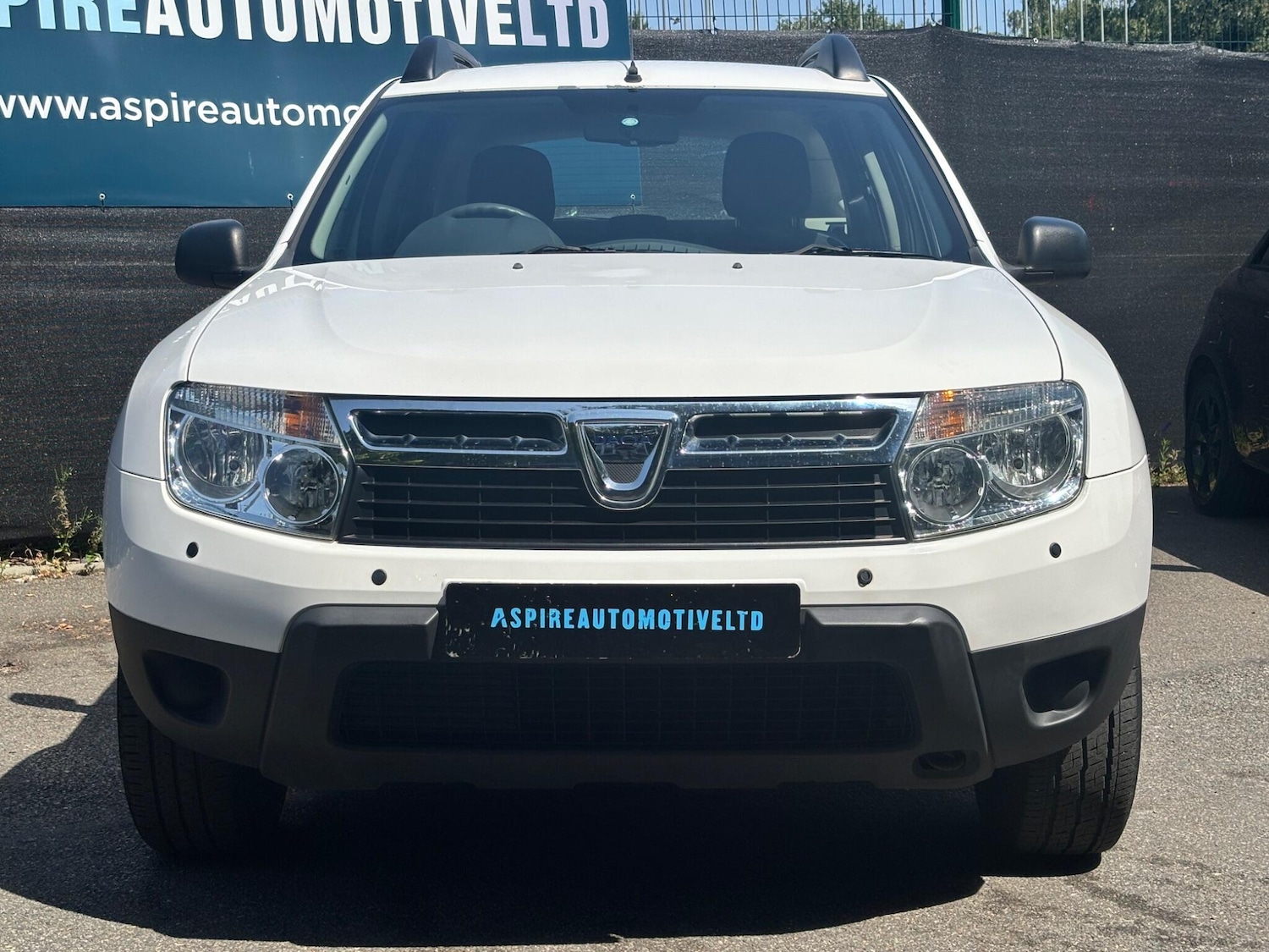 Used Dacia Duster 2014 for sale - 76381221: Photo 2