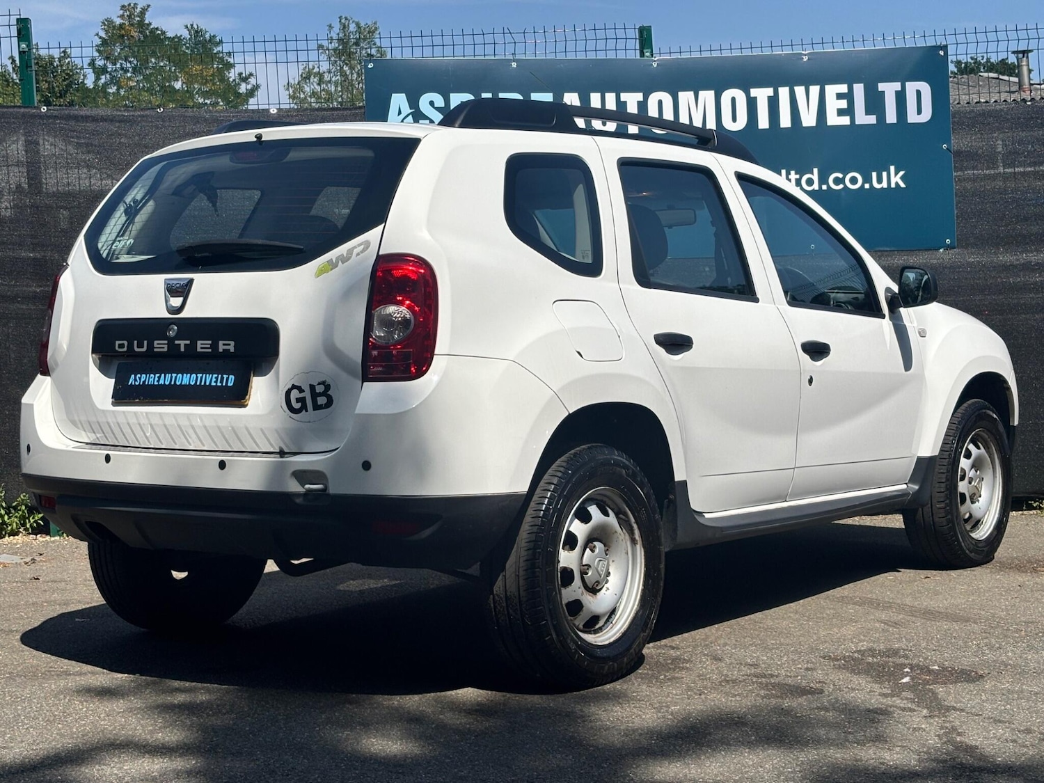 Used Dacia Duster 2014 for sale - 76381221: Photo 4