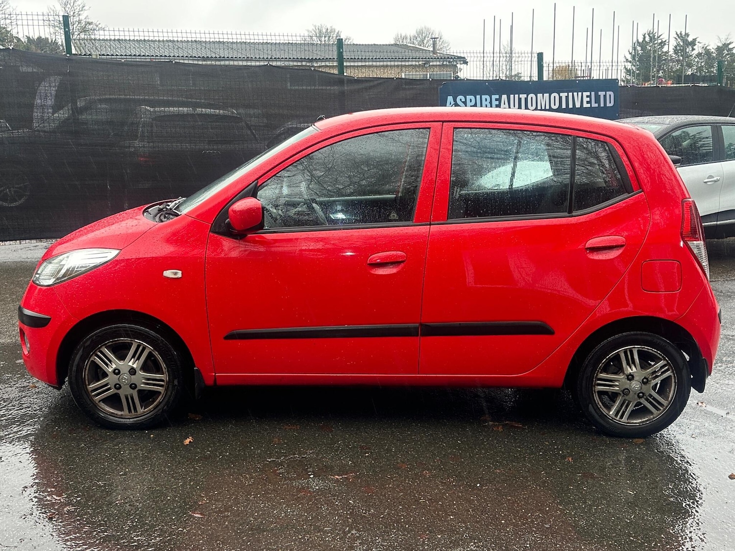 Used Hyundai i10 2010 for sale - 77142945: Photo 4