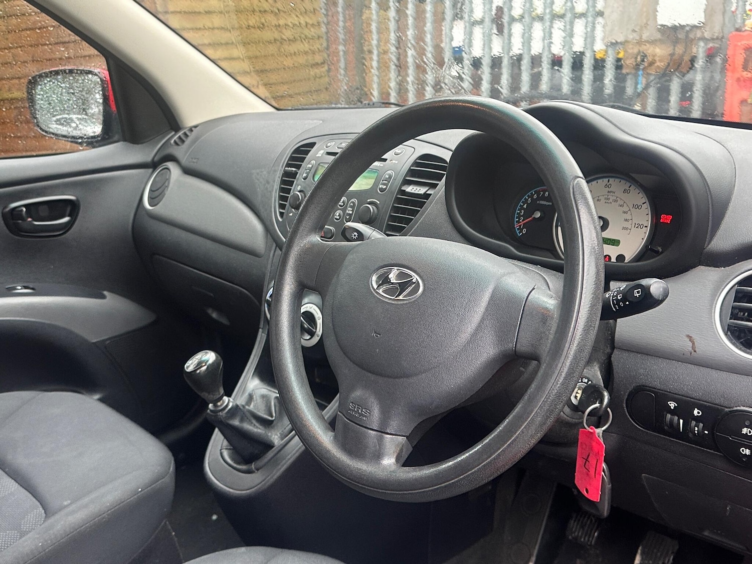 Used Hyundai i10 2010 for sale - 77142945: Photo 9