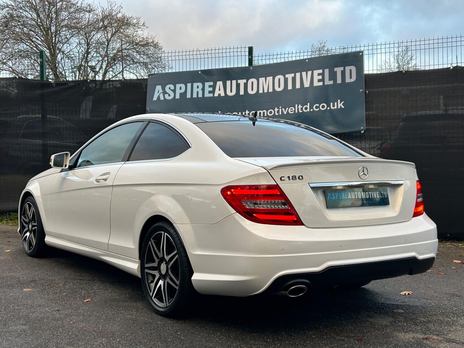 Used Mercedes-Benz C Class 2013 for sale - 76619696: Photo 4