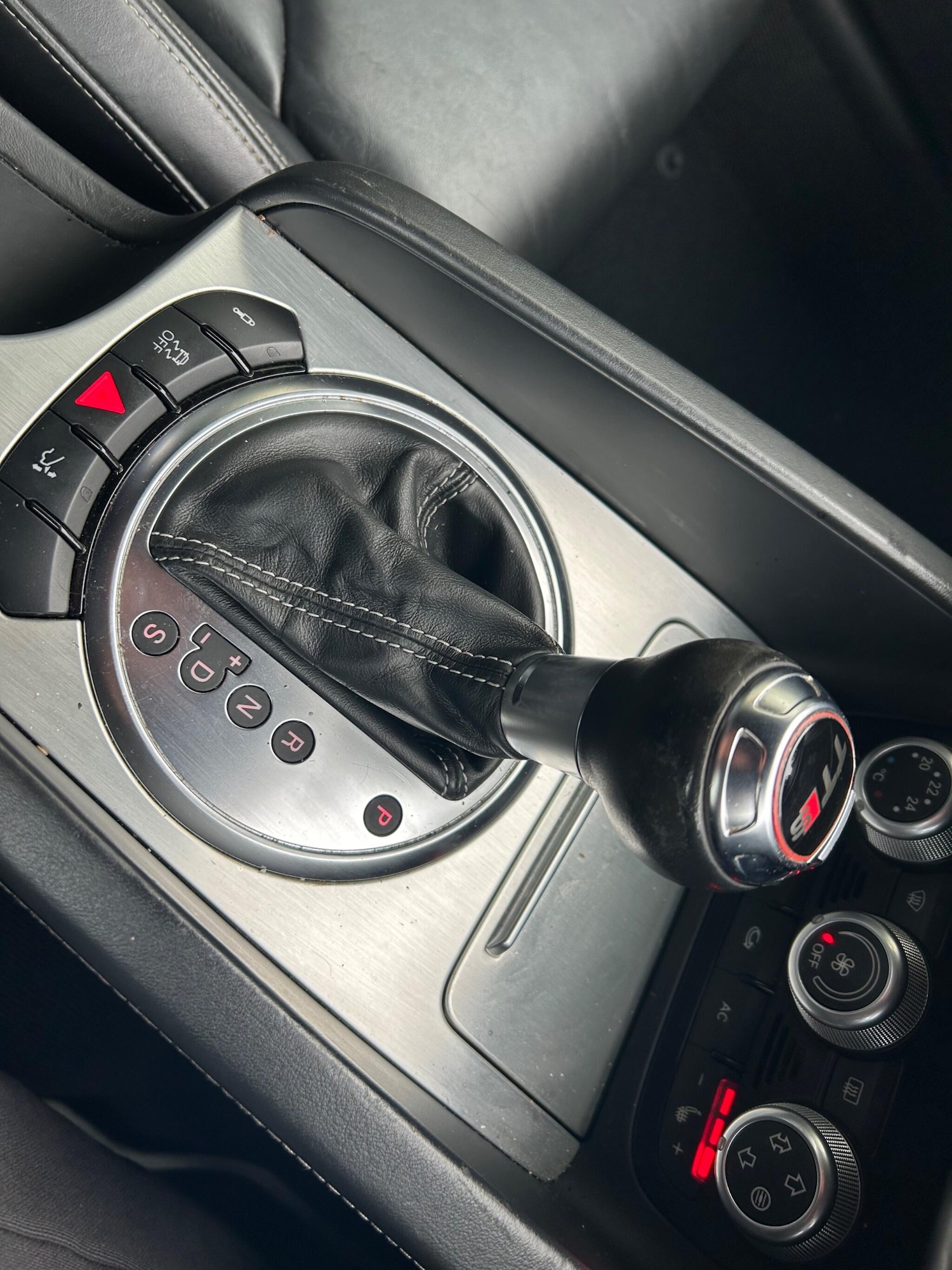 Used Audi TT 2011 for sale - 76702231: Photo 16