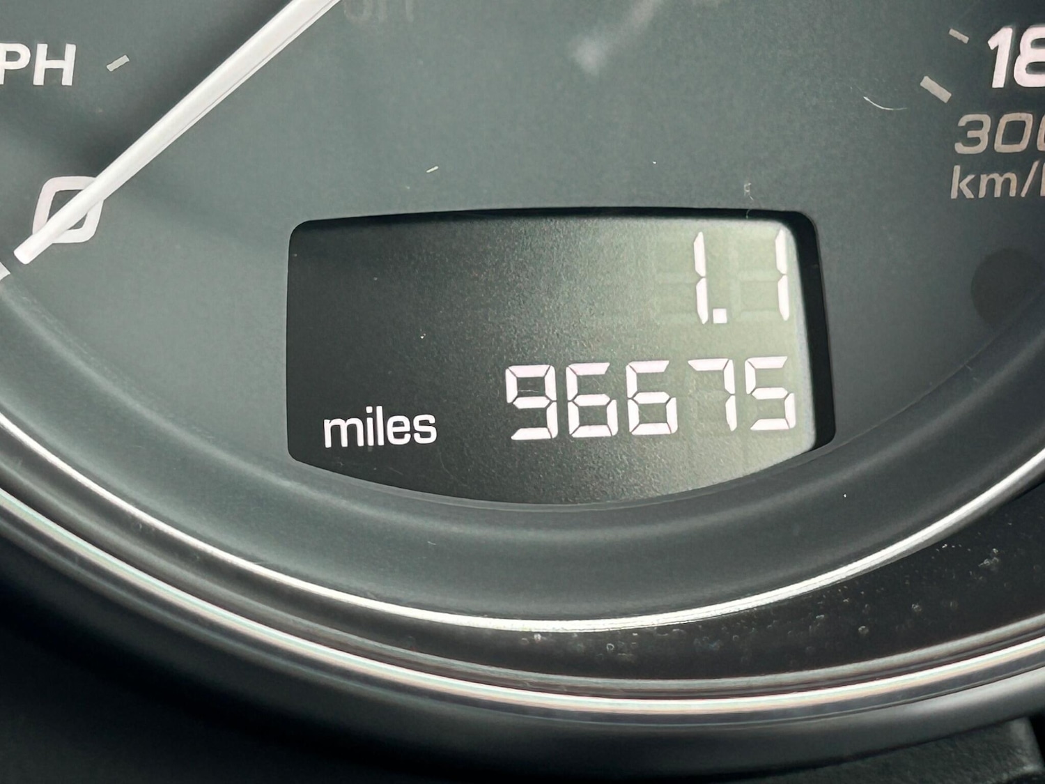 Used Audi TT 2011 for sale - 76702231: Photo 26