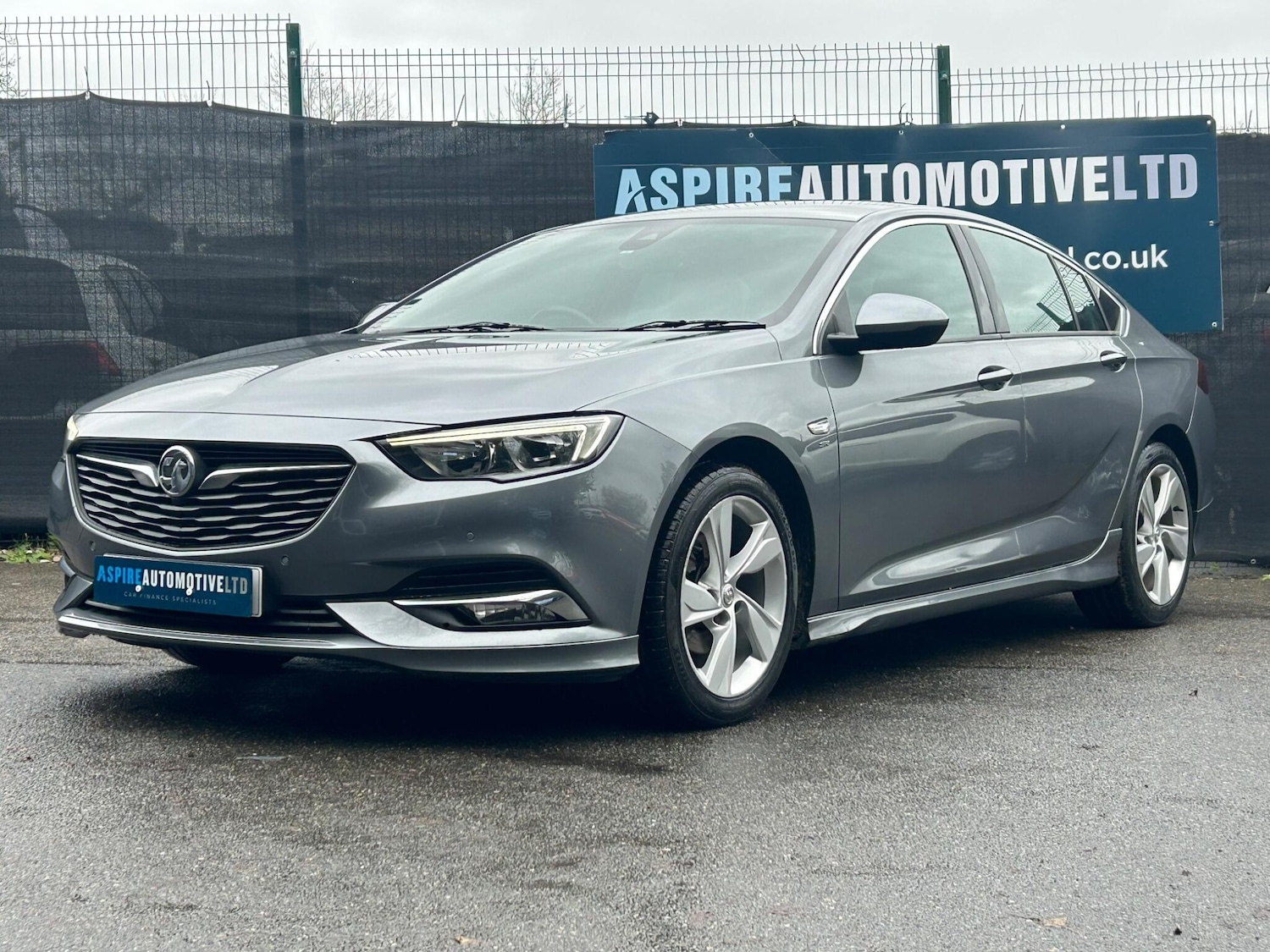 Used Vauxhall Insignia 2019 for sale - 77215390: Photo 3