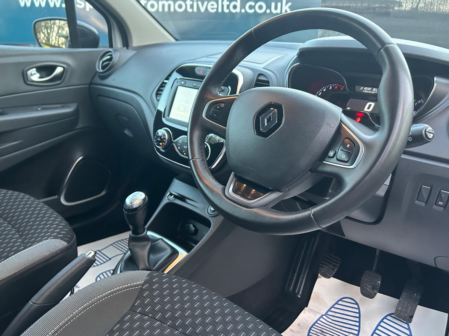 Used Renault Captur 2018 for sale - 76991847: Photo 38