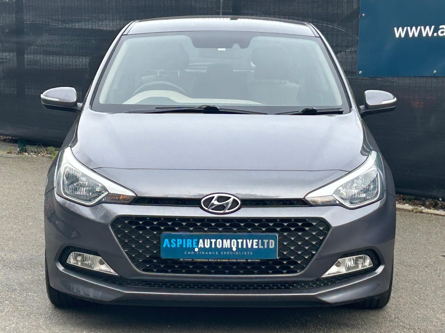 Used Hyundai i20 2015 for sale - 77455373: Photo 2