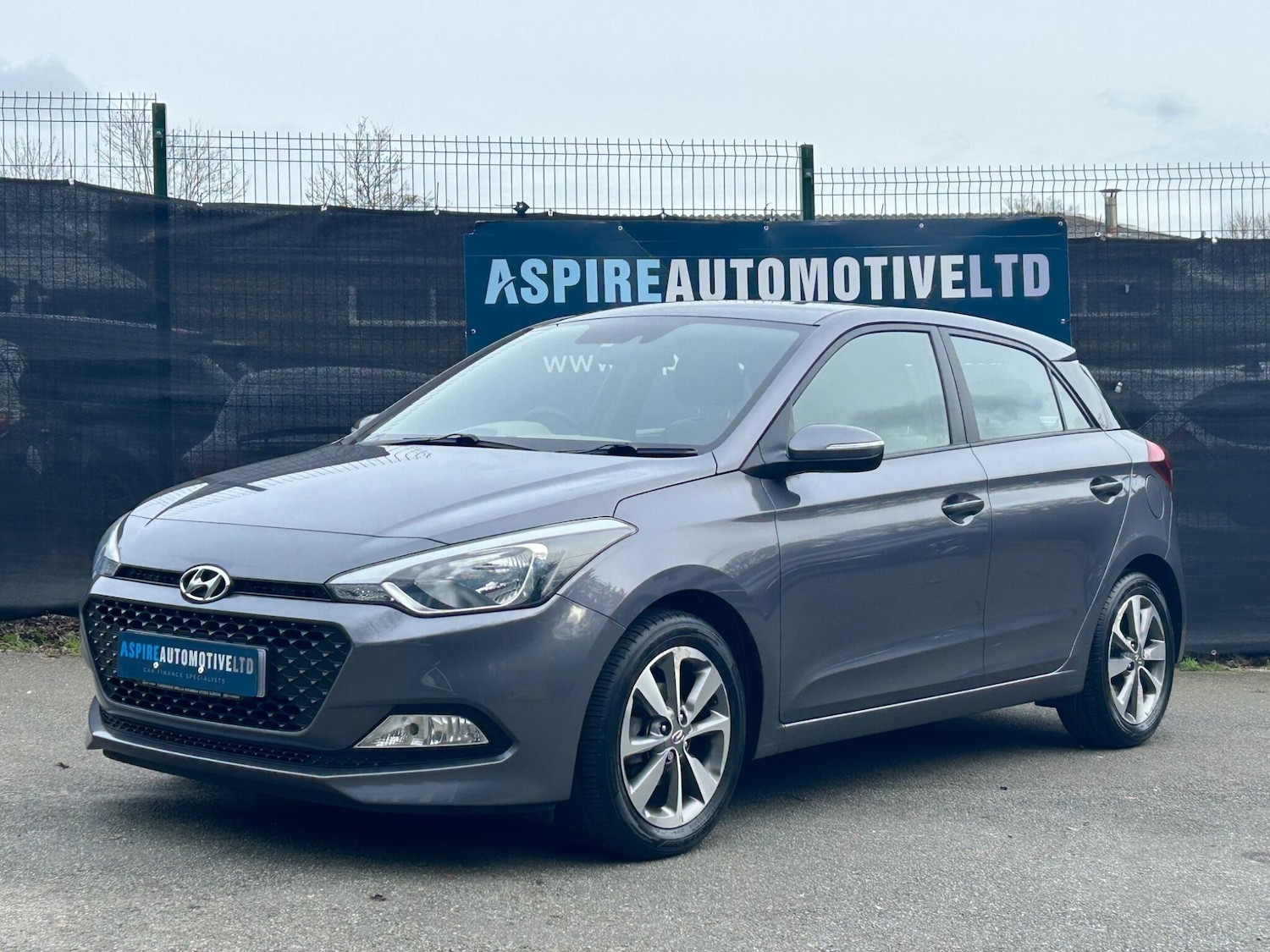 Used Hyundai i20 2015 for sale - 77455373: Photo 3