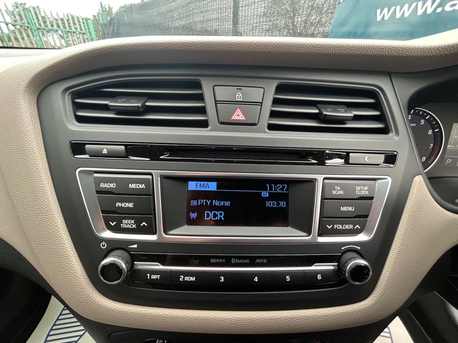 Used Hyundai i20 2015 for sale - 77455373: Photo 38