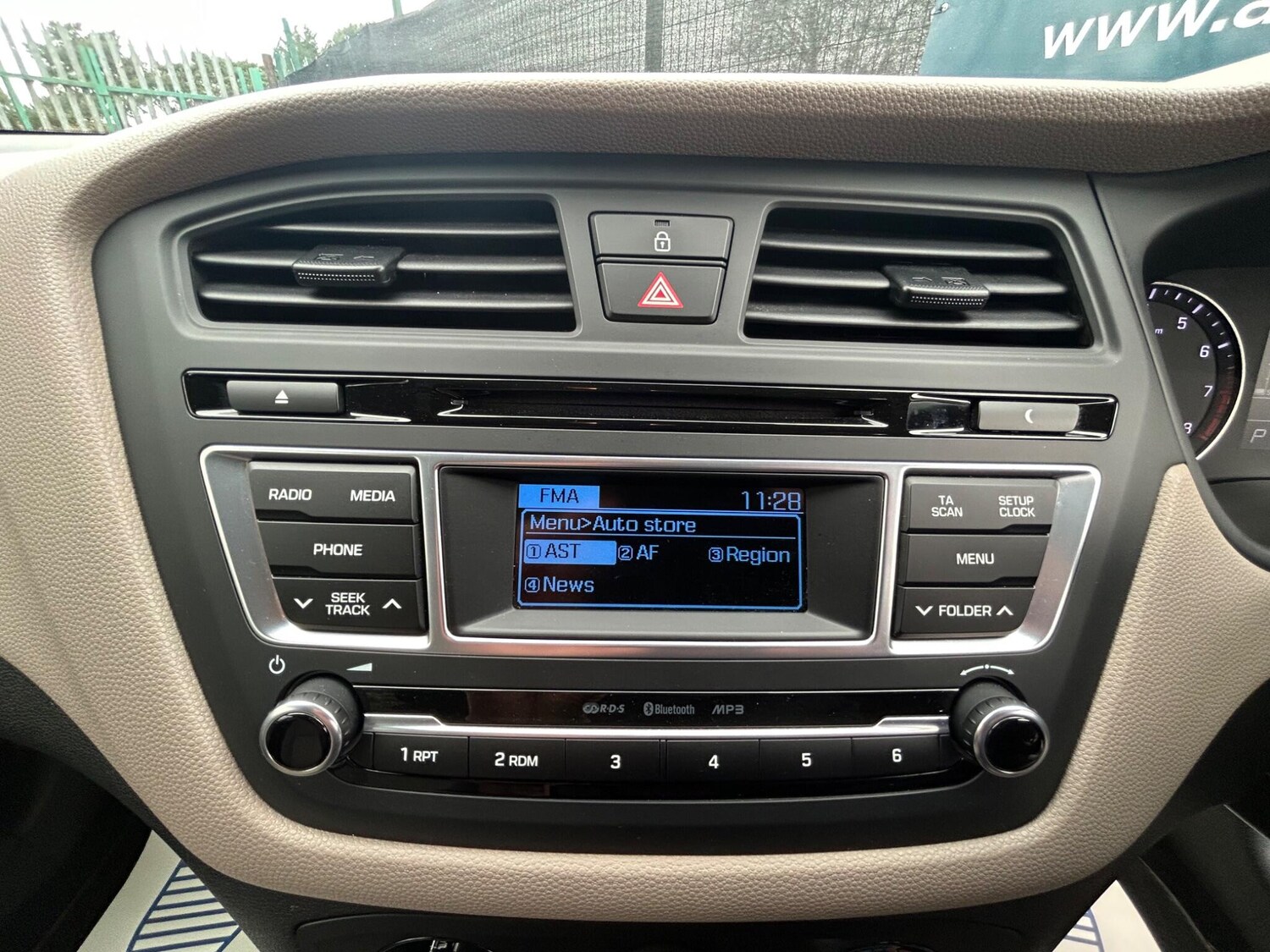 Used Hyundai i20 2015 for sale - 77455373: Photo 40