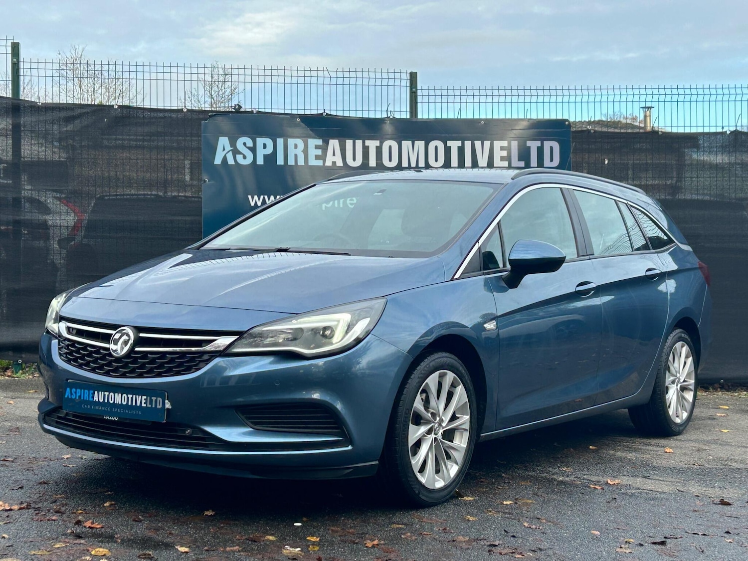 Used Vauxhall Astra 2017 for sale - 77510805: Photo 3