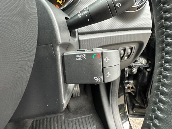 Used Renault Captur 2015 for sale - 76295376: Photo 19