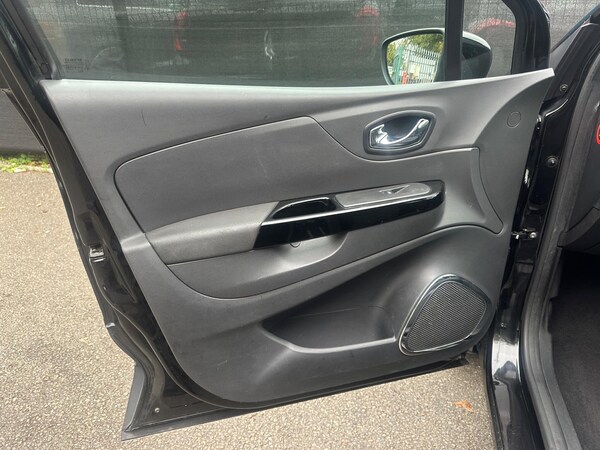 Used Renault Captur 2015 for sale - 76295376: Photo 20
