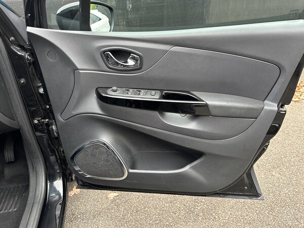 Used Renault Captur 2015 for sale - 76295376: Photo 21