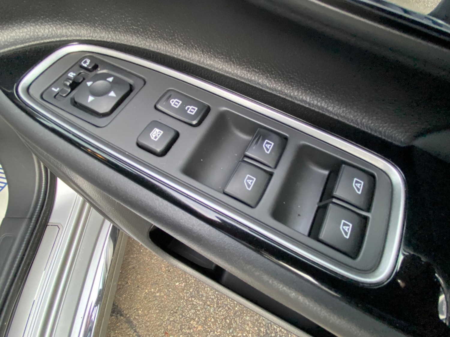 Used Mitsubishi Outlander 2018 for sale - 76953165: Photo 32