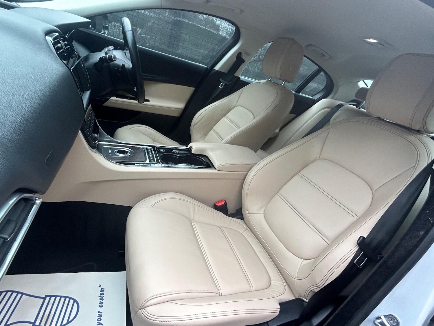 Used Jaguar XE 2015 for sale - 76440624: Photo 17