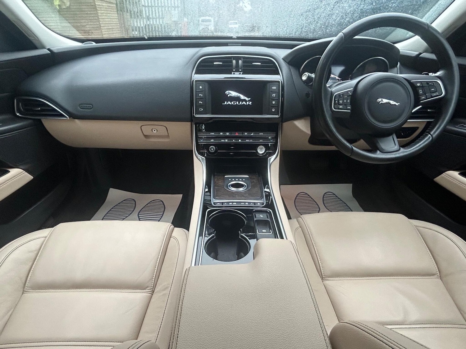 Used Jaguar XE 2015 for sale - 76440624: Photo 18