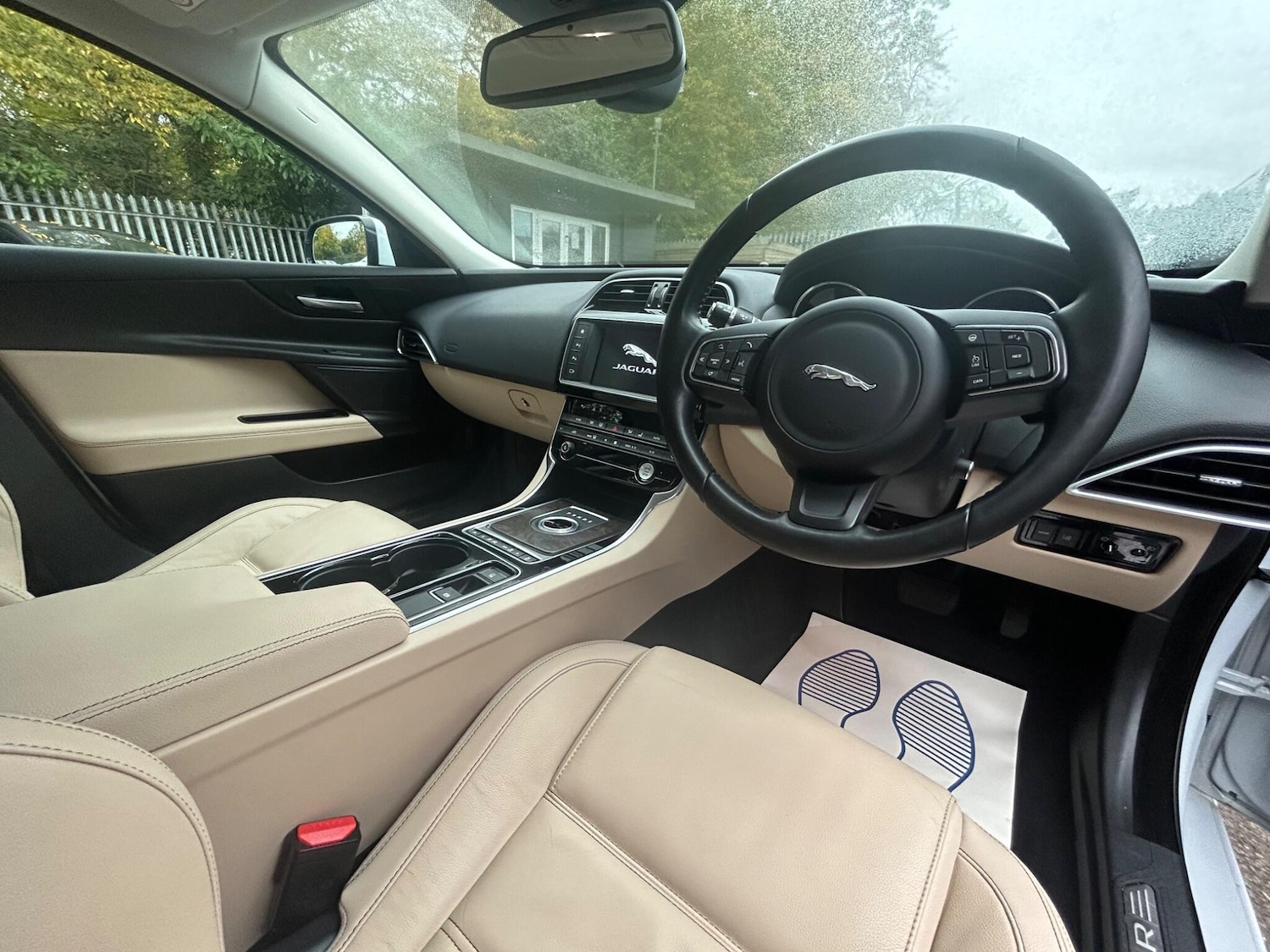 Used Jaguar XE 2015 for sale - 76440624: Photo 19