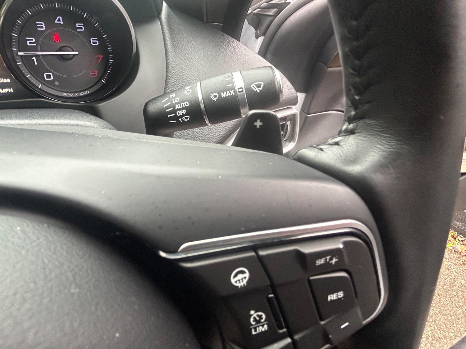 Used Jaguar XE 2015 for sale - 76440624: Photo 40