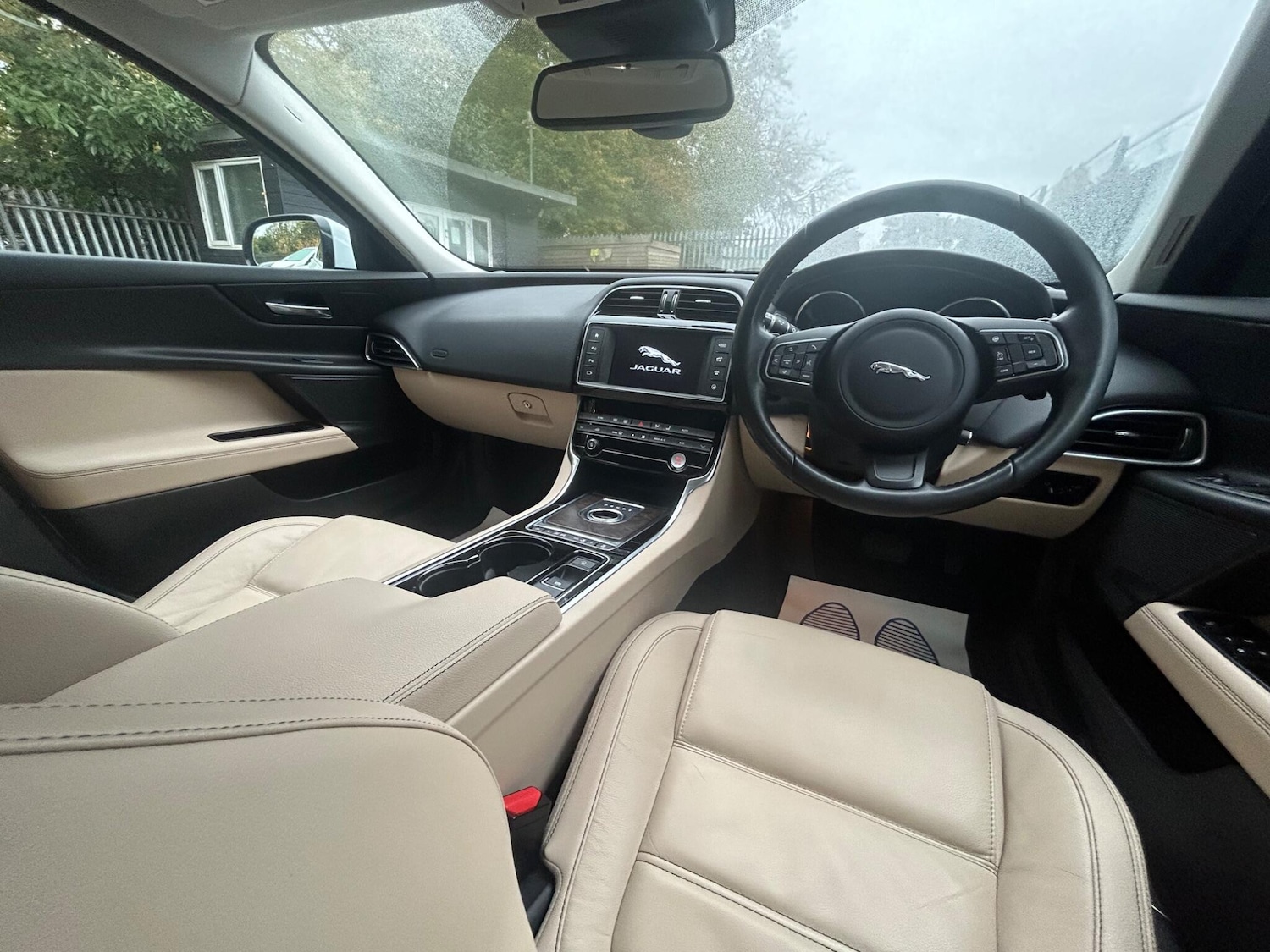 Used Jaguar XE 2015 for sale - 76440624: Photo 41