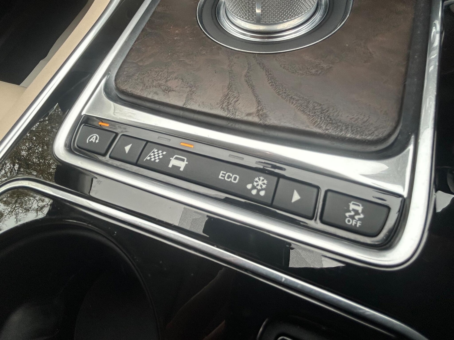 Used Jaguar XE 2015 for sale - 76440624: Photo 43