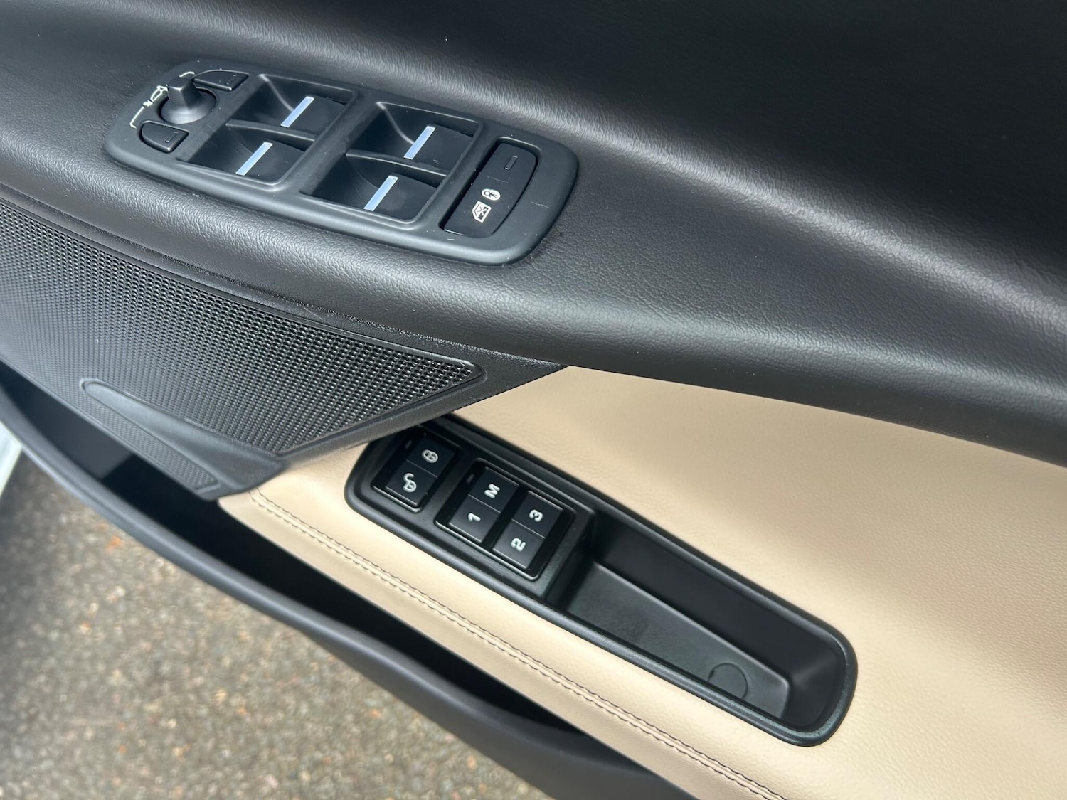 Used Jaguar XE 2015 for sale - 76440624: Photo 45