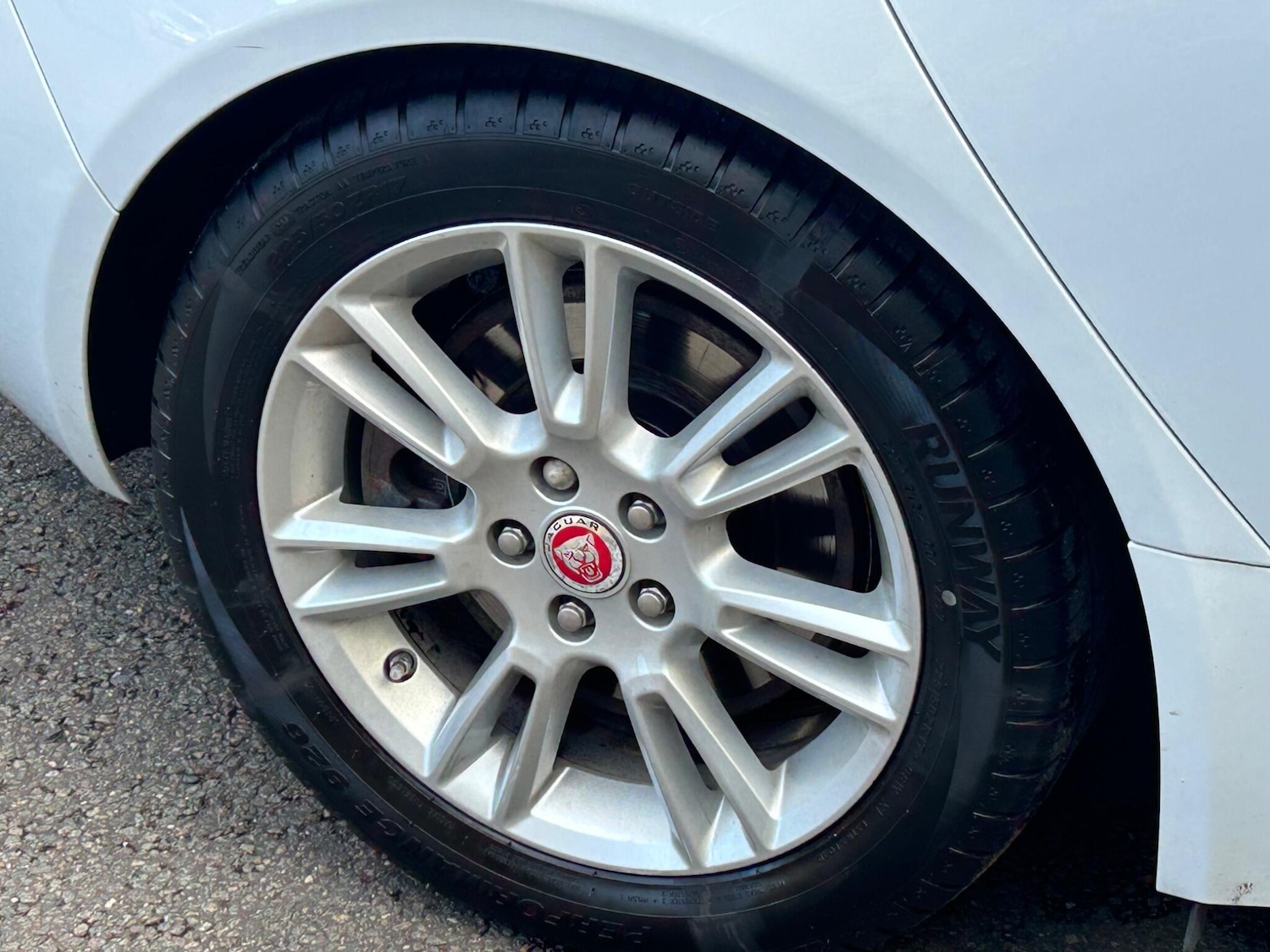 Used Jaguar XE 2015 for sale - 76440624: Photo 50