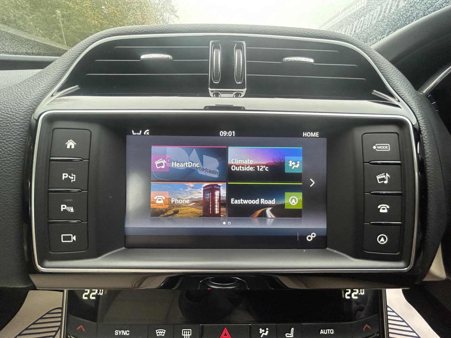 Used Jaguar XE 2015 for sale - 76440624: Photo 58