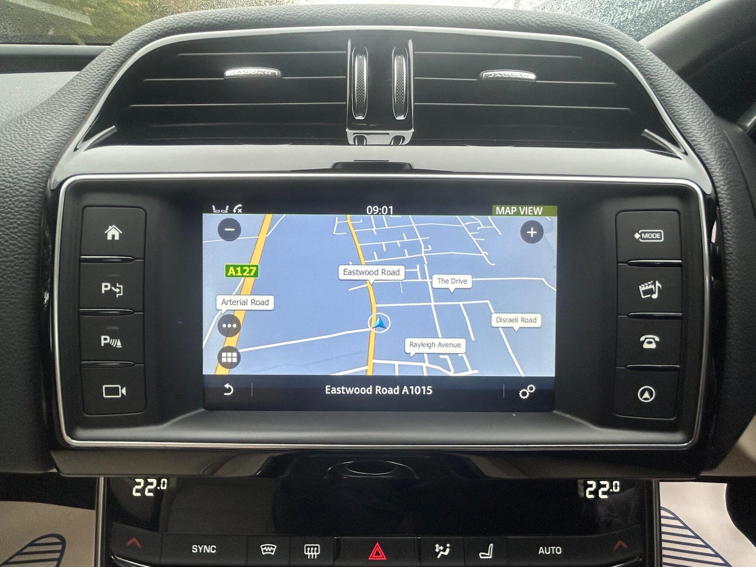 Used Jaguar XE 2015 for sale - 76440624: Photo 60