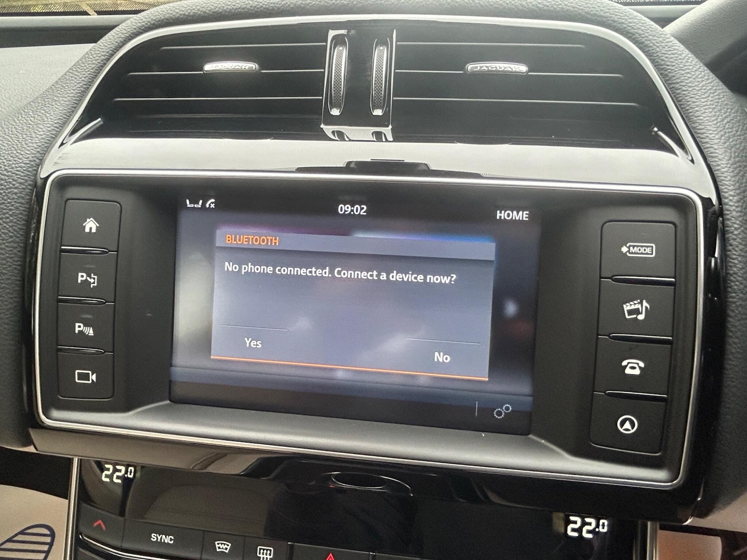 Used Jaguar XE 2015 for sale - 76440624: Photo 62