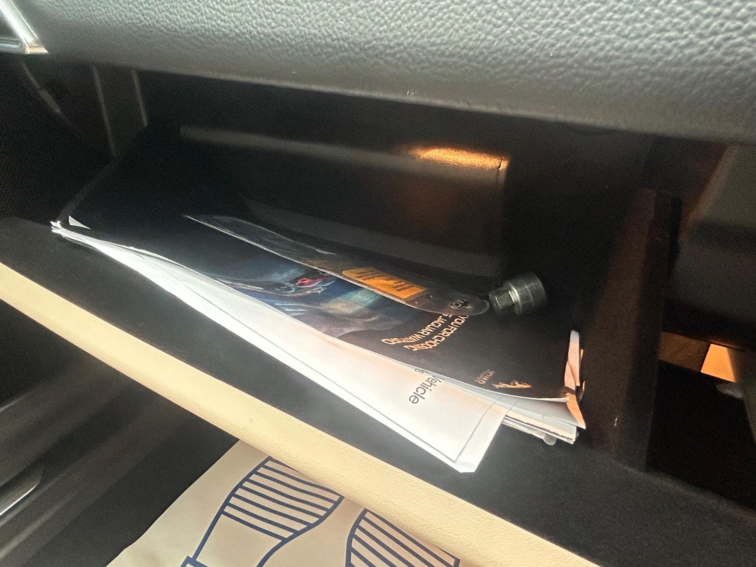 Used Jaguar XE 2015 for sale - 76440624: Photo 70