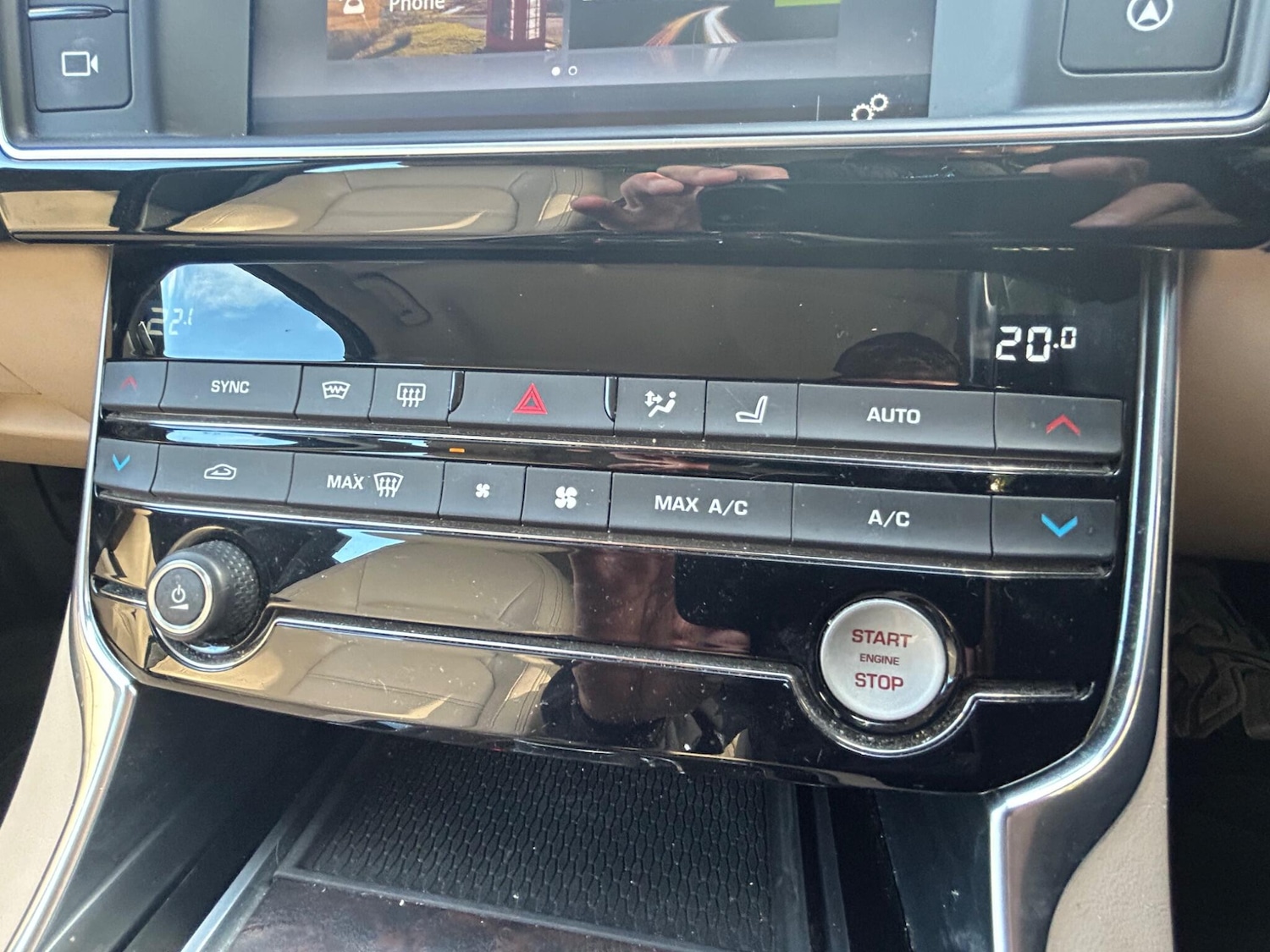 Used Jaguar XE 2015 for sale - 76440624: Photo 71