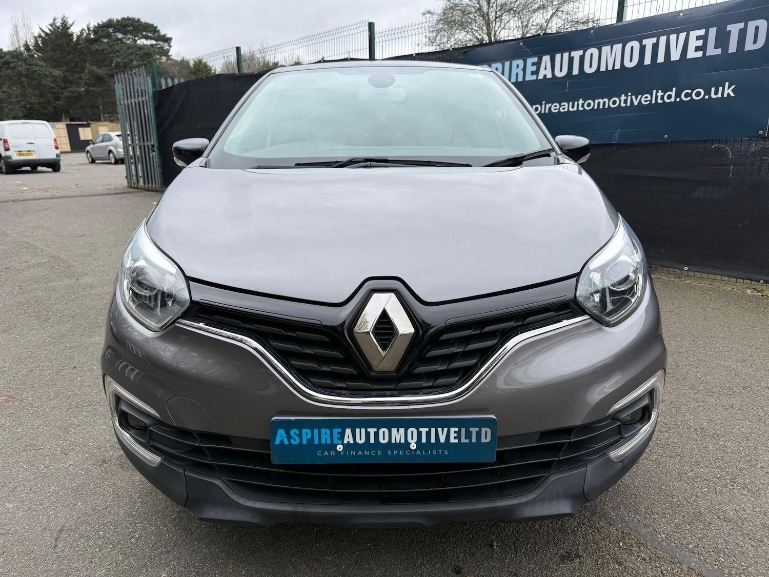 Used Renault Captur 2020 for sale - 78072750: Photo 2