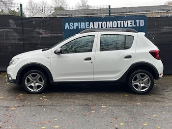 Used Dacia Sandero Stepway 2017 for sale - 76728150: Photo