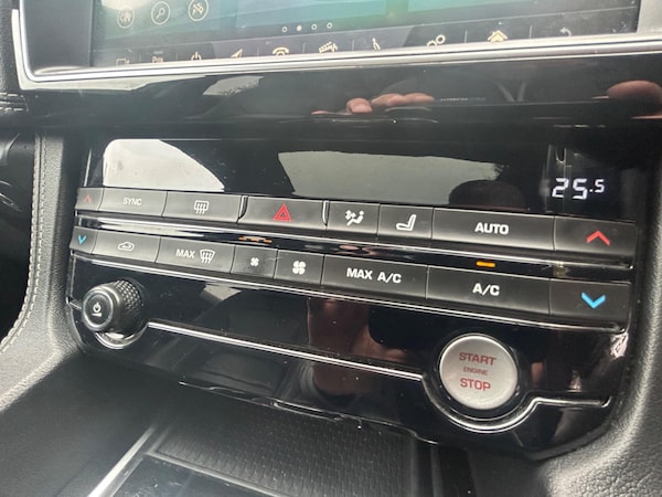 Used Jaguar F-Pace 2019 for sale - 76166719: Photo 34
