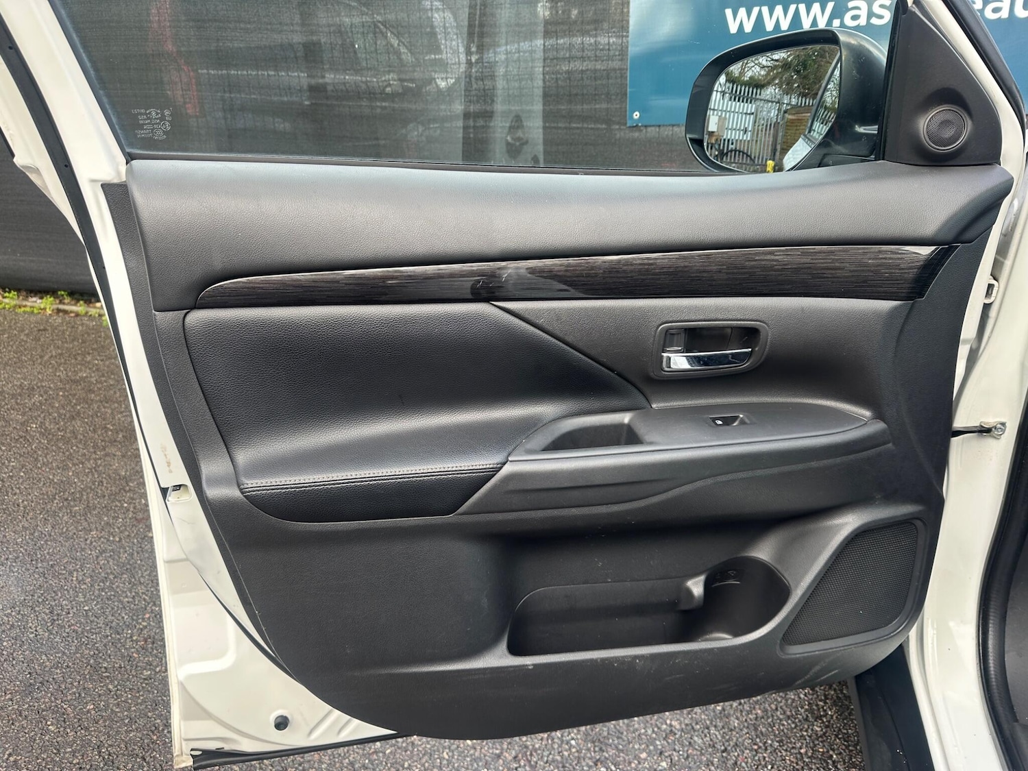 Used Mitsubishi Outlander 2016 for sale - 77229569: Photo 32