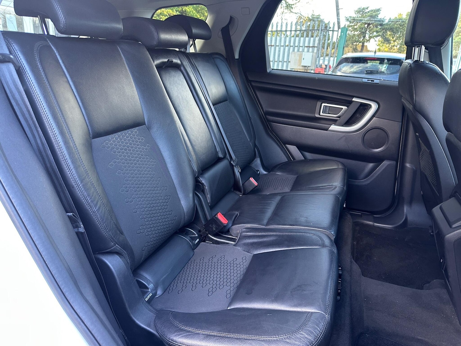 Used Land Rover Discovery Sport 2017 for sale - 76952772: Photo 17